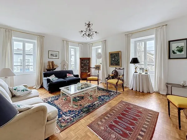 A VENDRE - SAINT MARTIN - APPARTEMENT DE CHARME - 132 M2 -