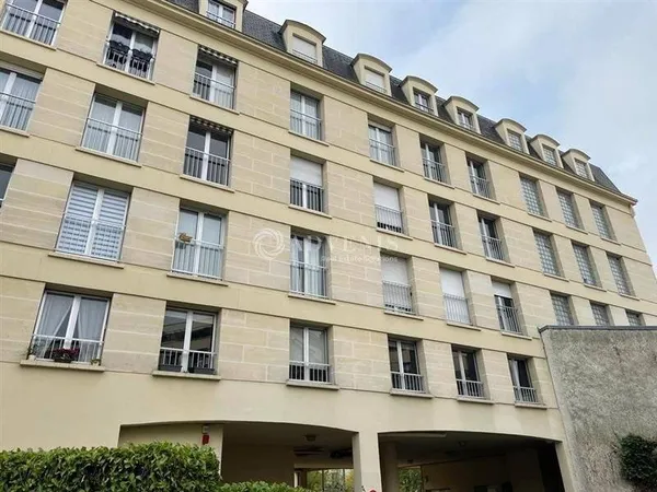 Bureau 317 m²