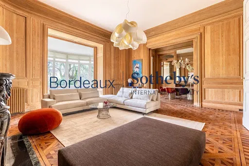 Appartement 8 pièces 334 m²