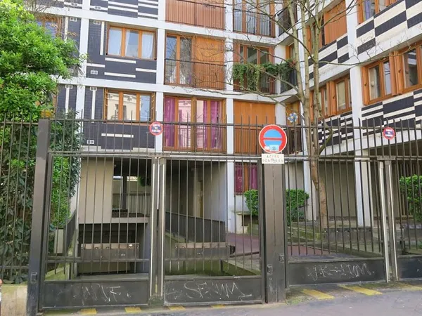Location Place parking moto/scooter - Paris 20e (rue des Envierges)