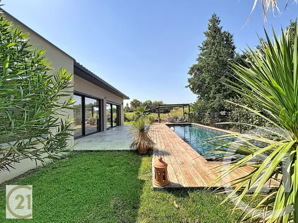 Maison 7 pièces 229 m²