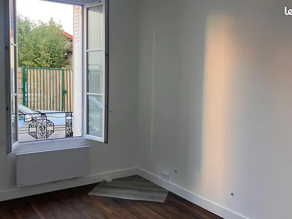Studio RDC 24M2 rénové - Colombes