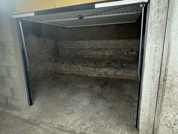 Garage / box