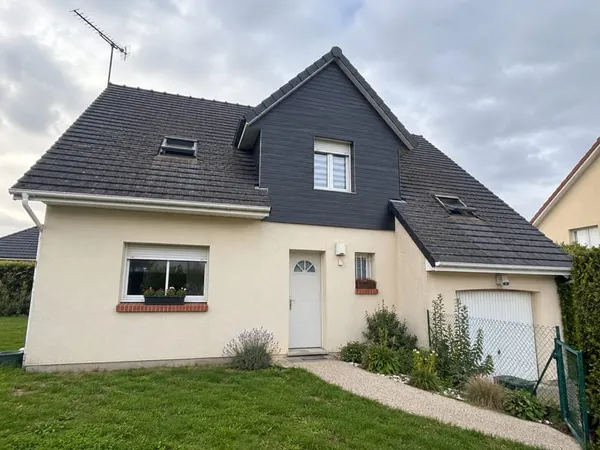 MAISON EN PLEIN COEUR DE PISSY-POVILLE