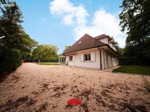 Maison 256 m² - Pomponnette