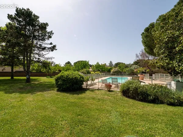 Balma, élégante villa familiale de 238m2 sur 3000m2 de terrain arboré