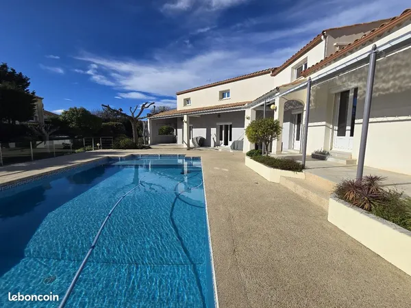 Propriété 8 pièces 237 m²