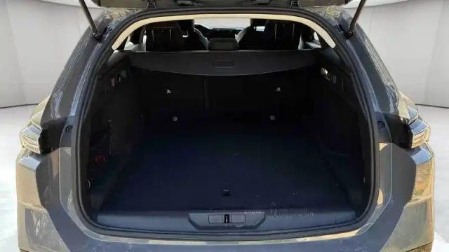 Peugeot 308 sw hybrid 145 e-dcs6 — photo 10