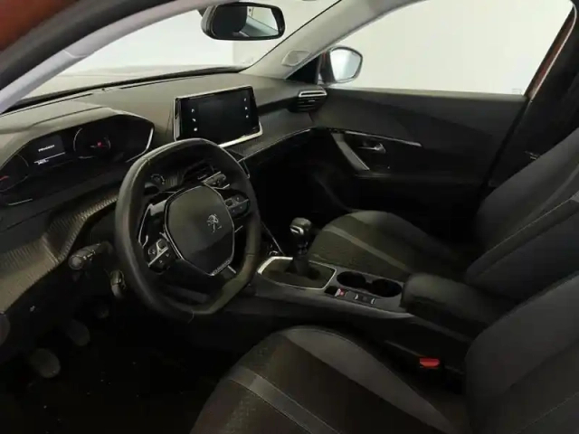 Peugeot 2008 1.2 puretech 100ch s&amp;s allure — photo 7