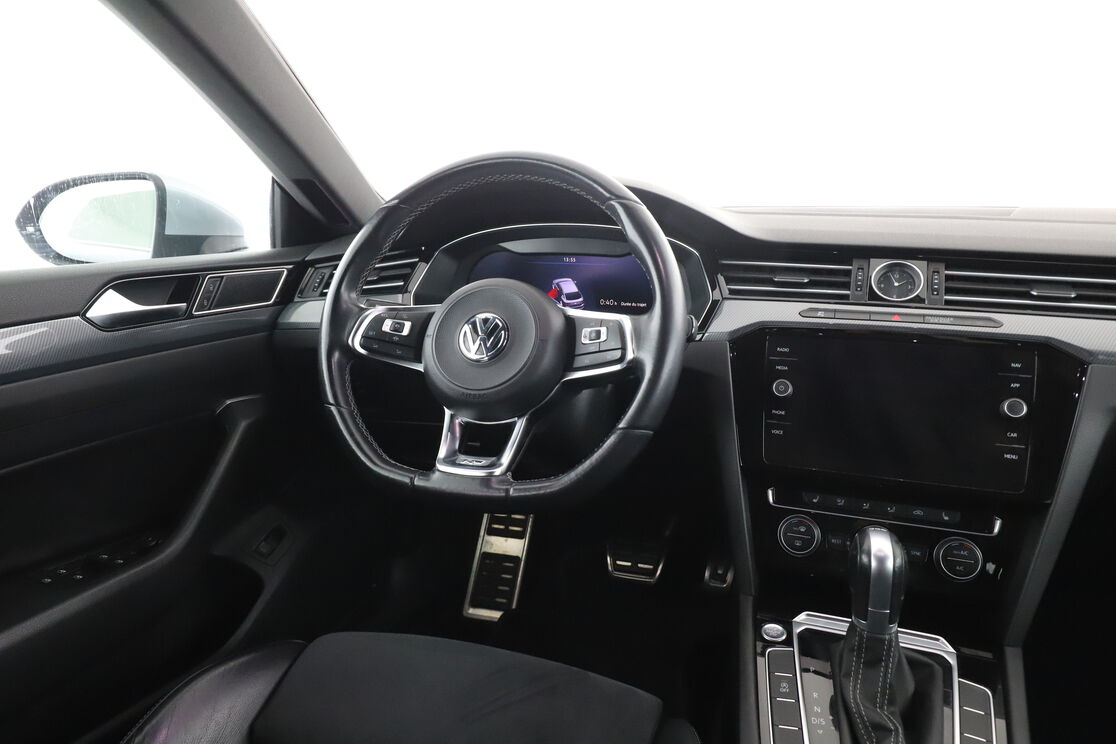 Volkswagen Arteon 2.0 TDI R-Line DSG7 — photo 12