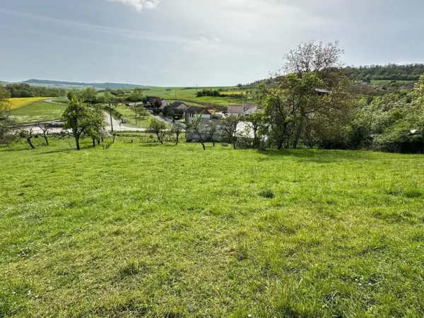 Terrain de 825m2 constructible viabilisé