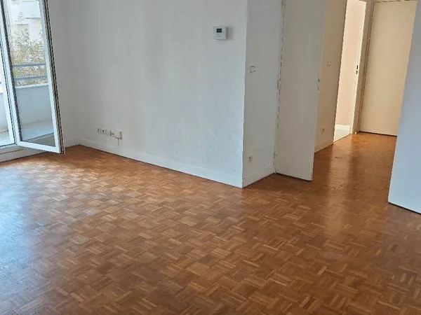 Appartement T2 lumineux avec balcon et parking - 50 m² à Alfortville (250 000 )