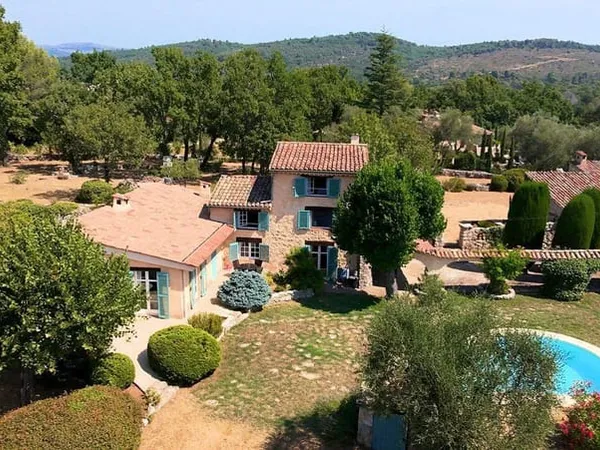 EXCLUSIVITE - PROPRIETE DE CHARME DU 18ème siècle - SAINT-CEZAIRE SUR SIAGNE