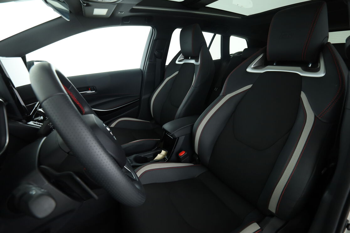 Toyota Corolla Touring Sports 2.0 Hybride GR Sport — photo 9