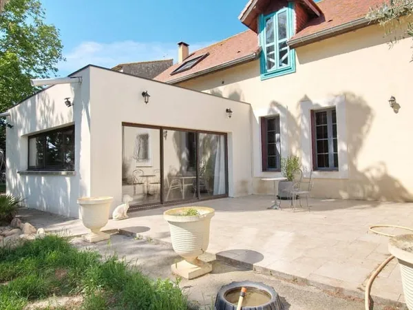 Maison 12 pièces 363 m²