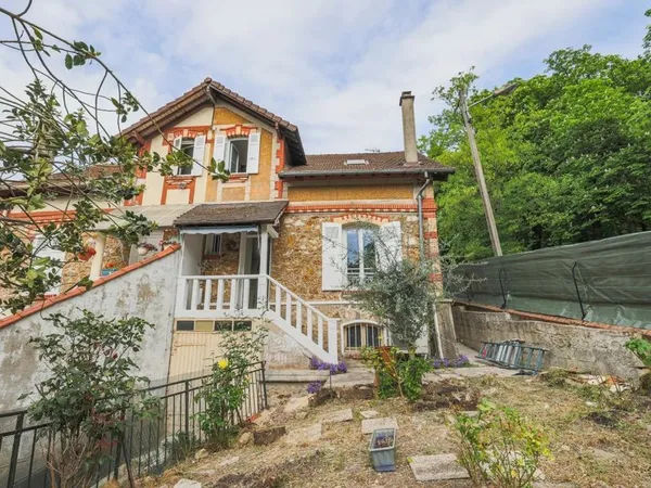 Maison à beau potentiel