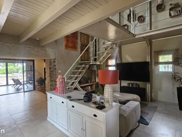 Propriété 6 pièces 195 m²