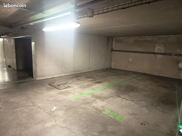 Parking privé sécurisé 24h/24 - Lille Euralille / Moulins