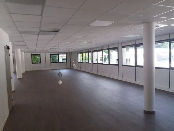 Bureaux 1171 m²