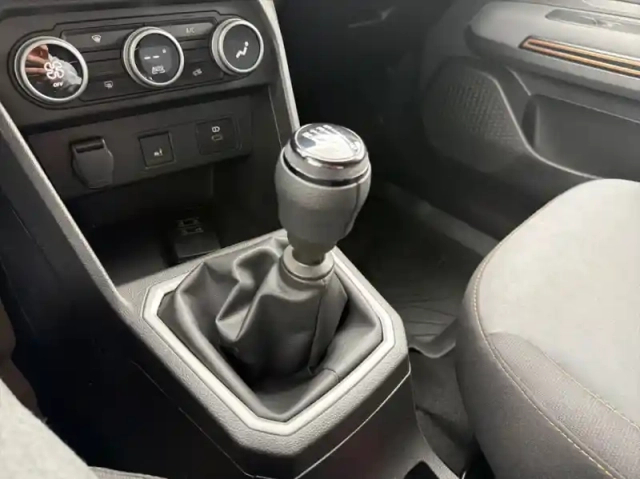 Dacia Jogger 1.0 tce 110ch extreme 7 places -24 — photo 8