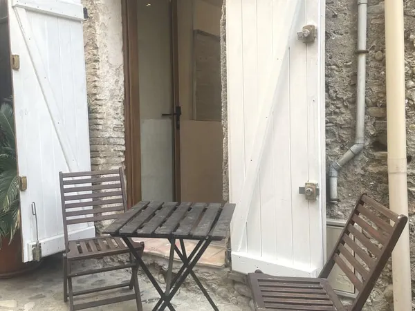 Studio rénové avec citerne voûtée au coeur du Haut de Cagnes