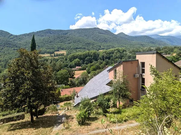 UN BAIN DE LUMIÈRE - MAISON D'ARCHITECTE AVEC GÎTE, ESPACE BIEN-ÊTRE ET TERRAIN DE 6 612 m²