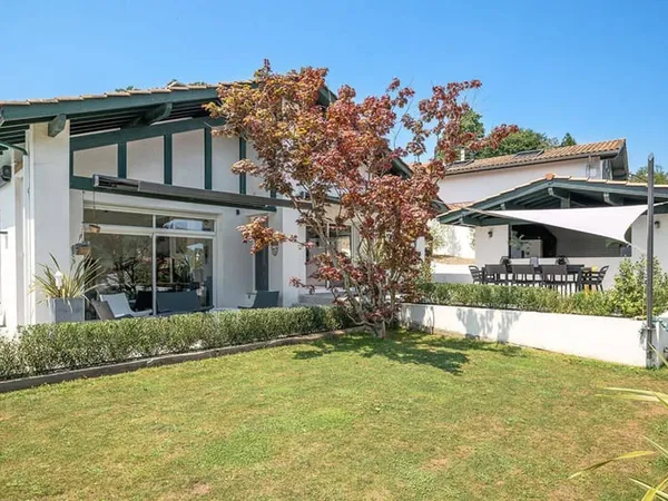 Maison 5 pièces 195 m²