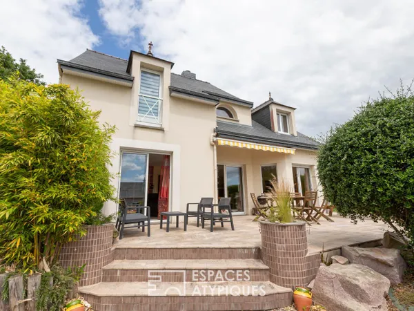Vaste maison moderne et spacieuse, proche plages et commerces, local commercial