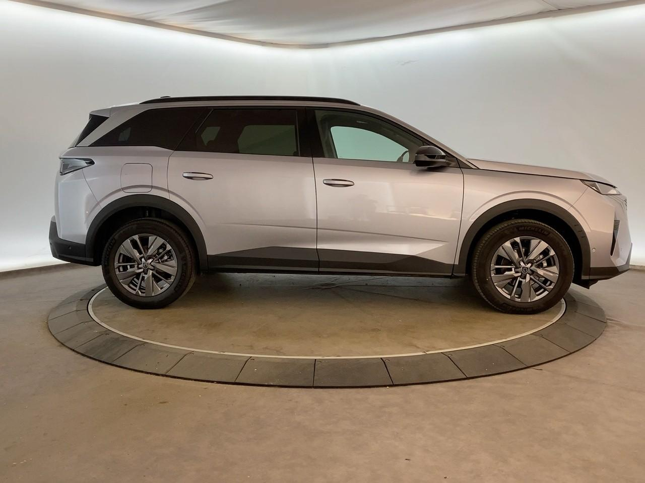 Peugeot 5008 hybrid 145 ch e-dcs6 allure — photo 4