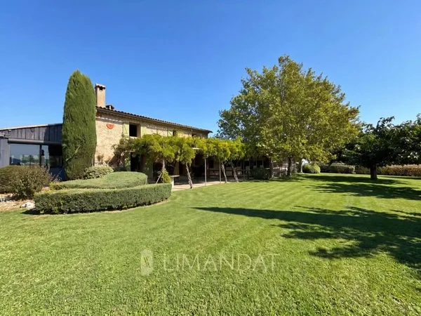 Maison 8 pièces 200 m²