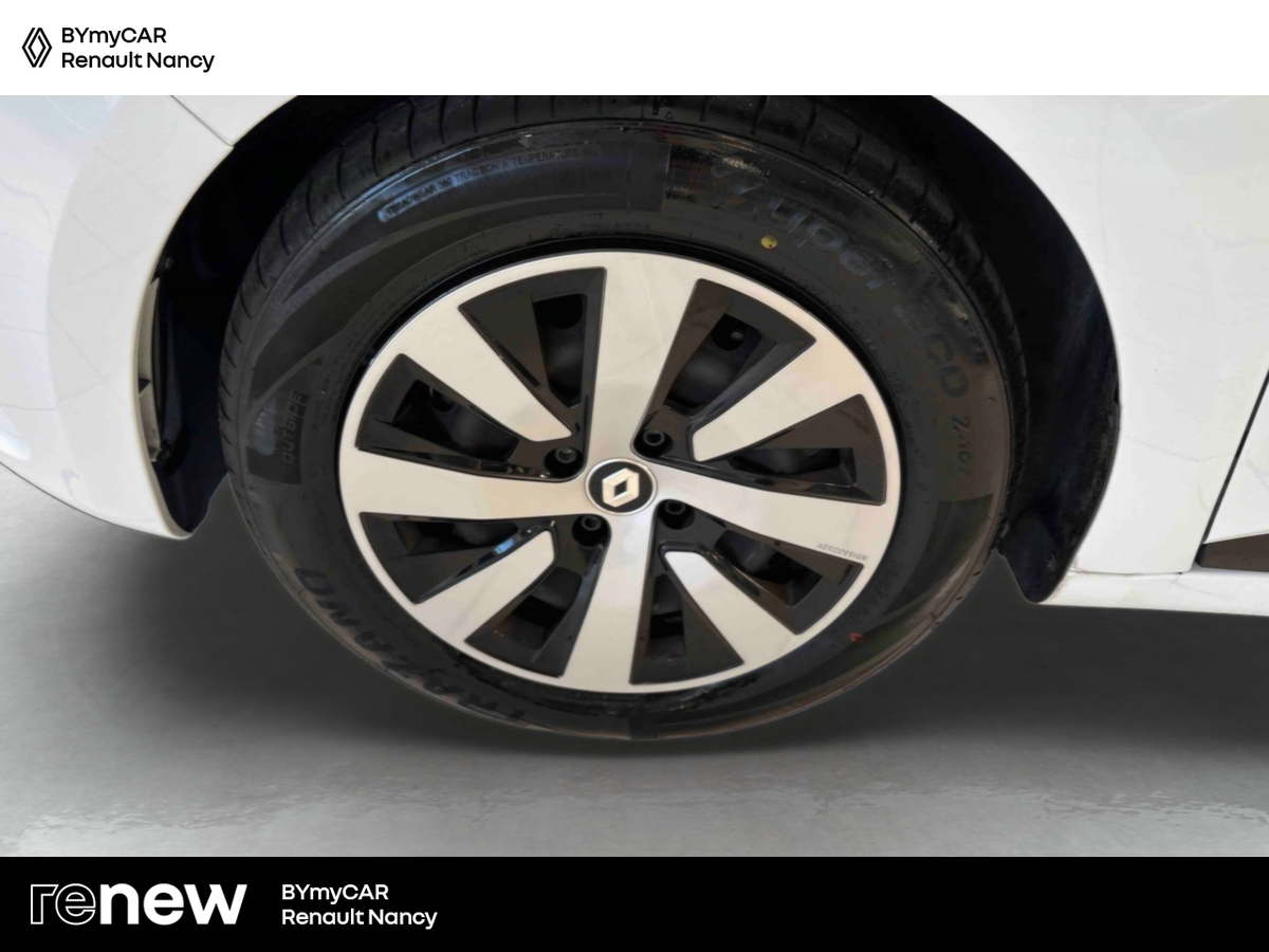 Renault Clio TCe 90 — photo 14