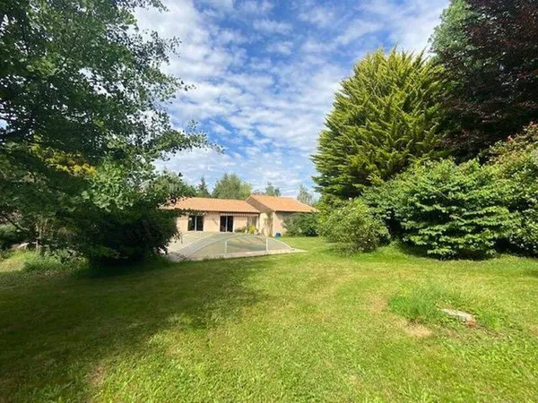 Maison de plain-pied 7 pièces 198 m²