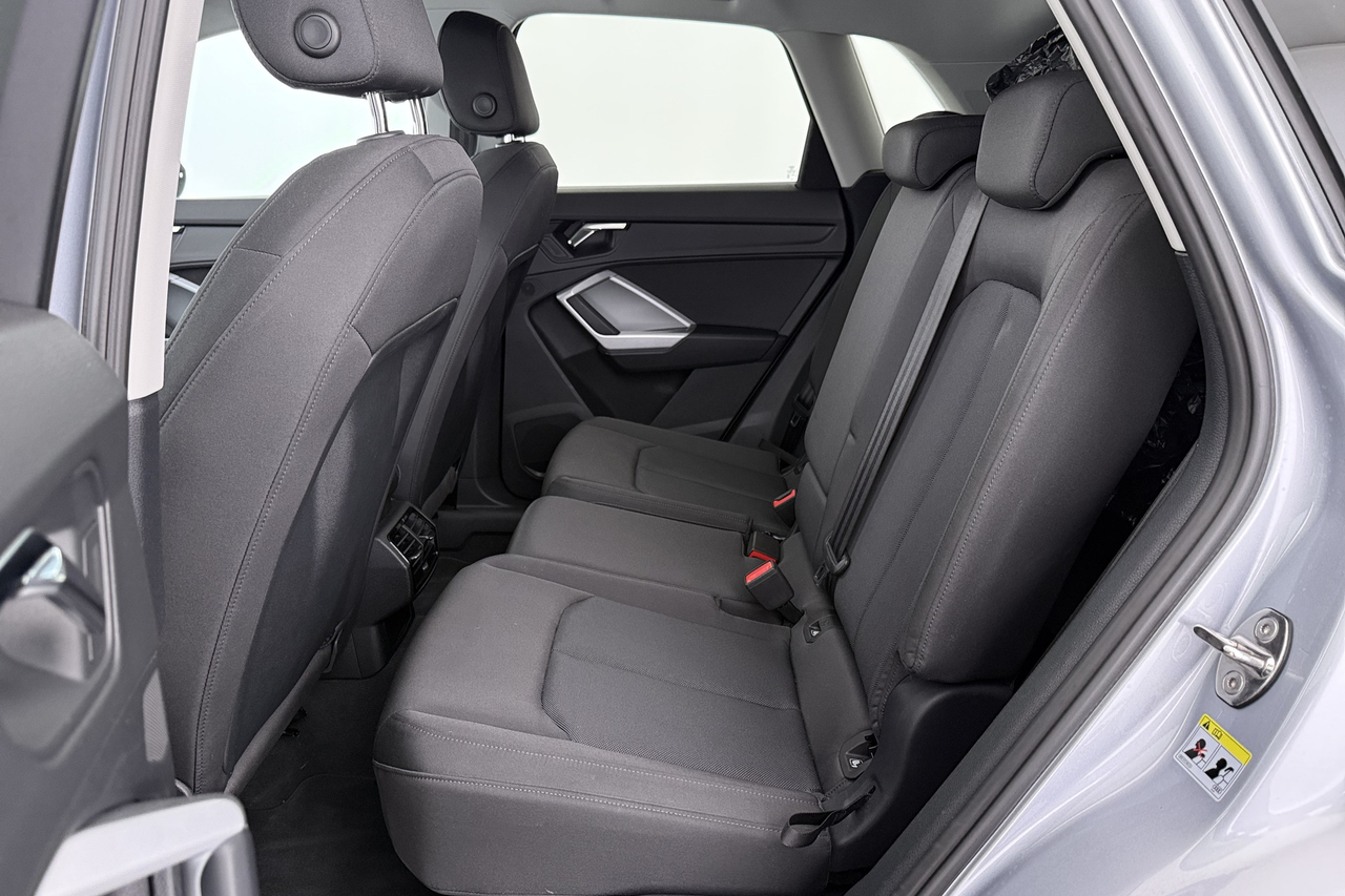 Audi Q3 — photo 23