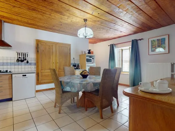 APPARTEMENT T3 MEUBLE, (TOUTES CHARGES COMPRISES !!) 75,14m², 2 Route de Mouthe