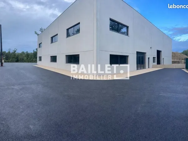 Local commercial 1000 m² Montauroux