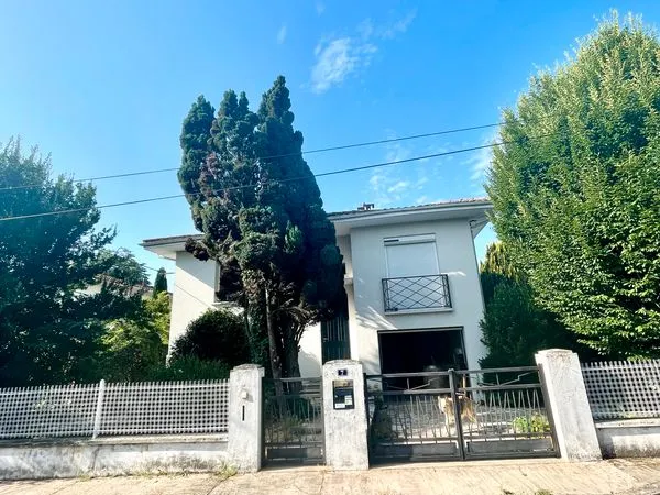 Agréable maison 130m2 - proche mairie