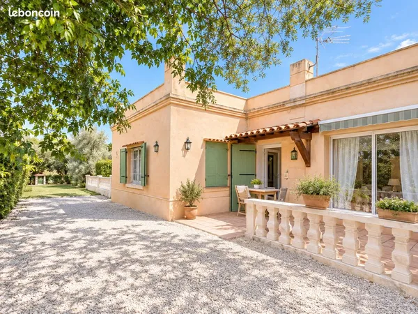 Maison grand terrain plat de 1100m2 piscine et dépendance