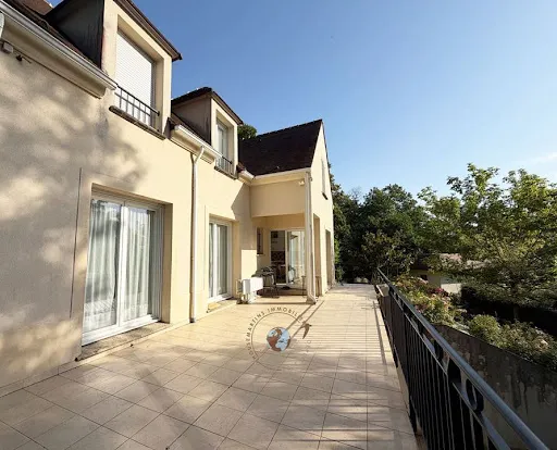 Maison 8 pièces 175 m²