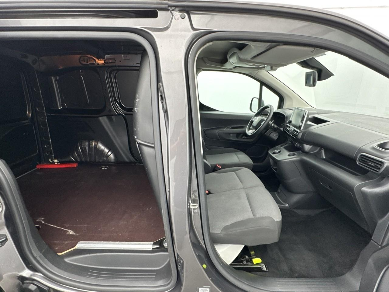 Citroën Berlingo van m 650 bluehdi 130 s&s eat8 driver — photo 12