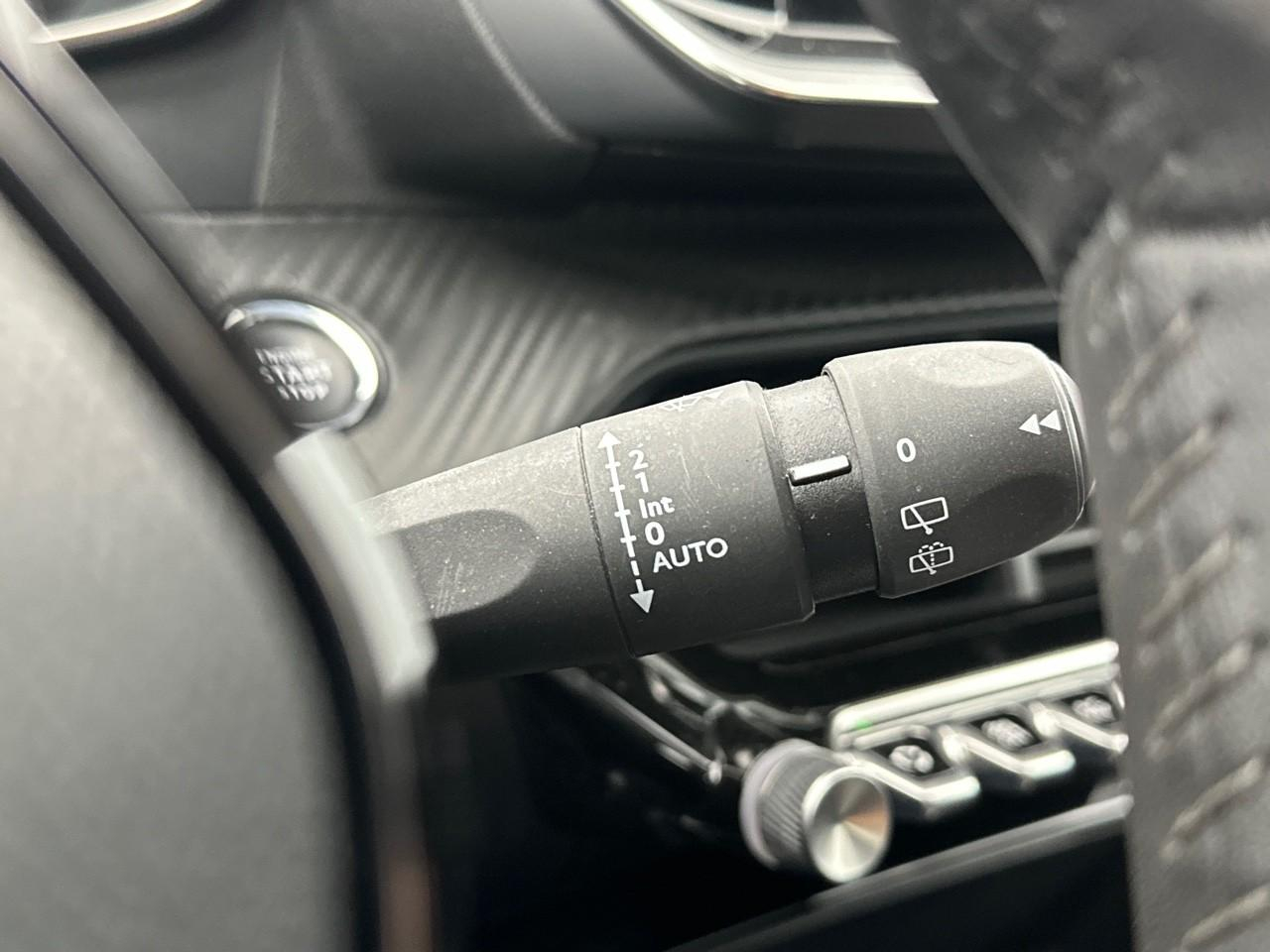 Peugeot 208 electrique 50 kwh 136ch style — photo 18