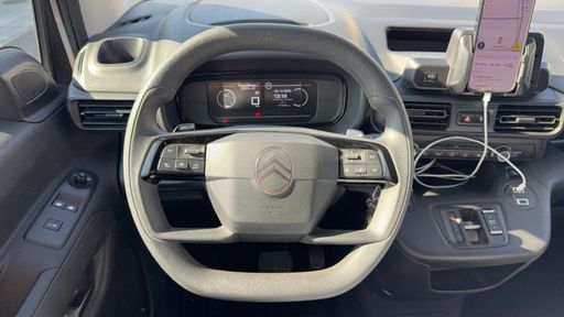 Citroen Berlingo Fourgon XL 1.5 BlueHDi 130 EAT8 - Van – 2025 – 27389 km – Diesel – Boîte Automatique — photo 32
