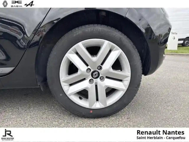 Renault Clio 1.0 tce 90ch evolution — photo 9
