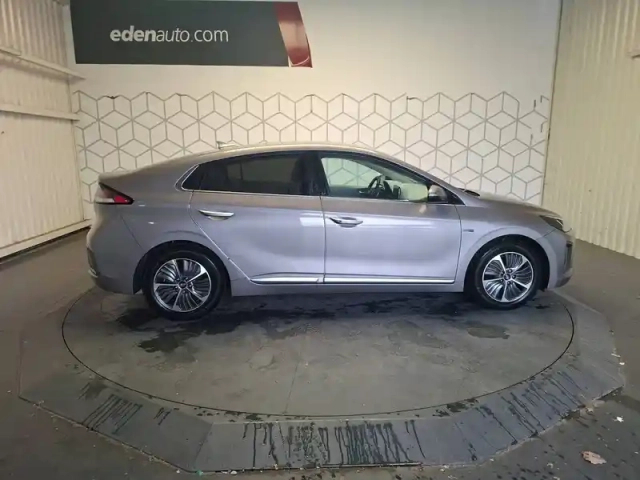 Hyundai Ioniq plug-in 141 ch — photo 40