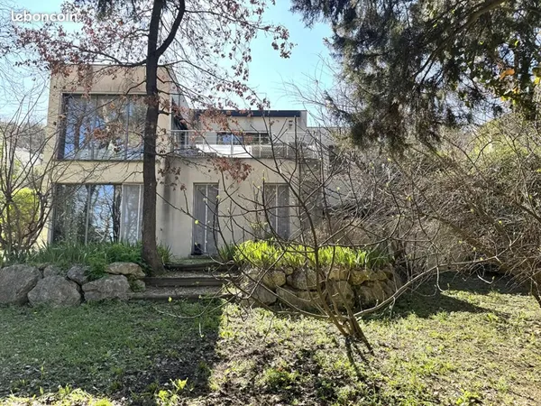 Villa 7 pièces 180 m²