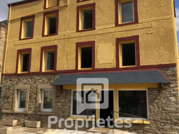 Immeuble de 1882 9 pièce(s) 236 m2 centre ville Saint DOLAY