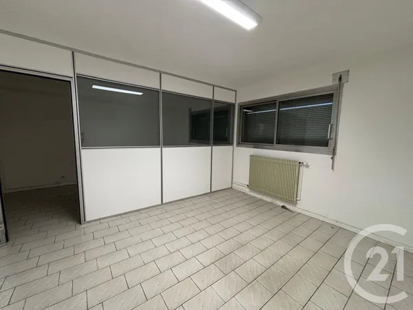 Bureaux 136 m²