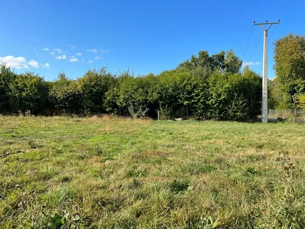 Terrain 554 m²