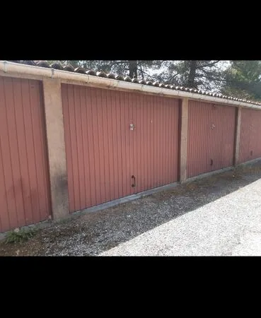 Garage fermé plein pied 16m2