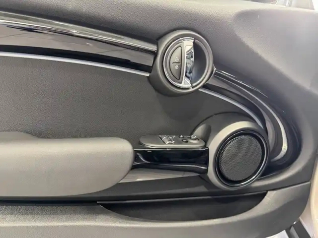 Mini Mini hatch 3 portes cooper 136 ch dkg7 — photo 21