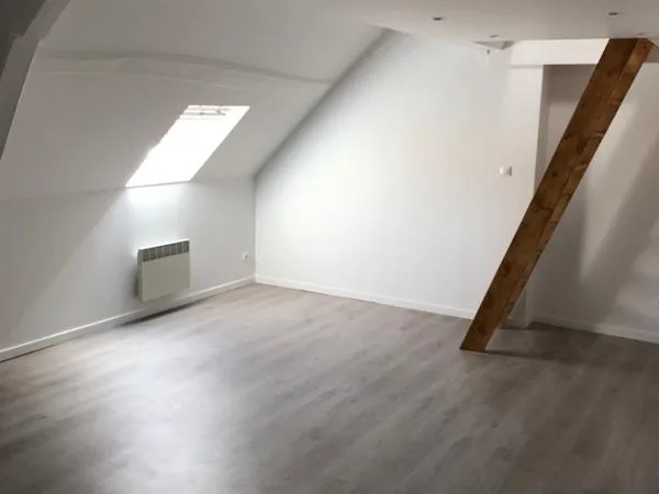 Studio avec mezzanine refait à neuf - Chambly